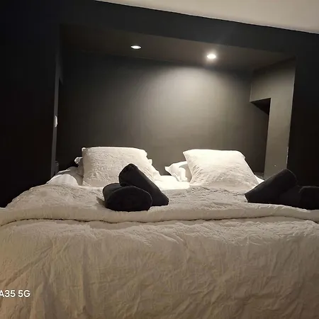 The Cozy 42 Stylish Apartment *