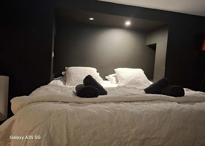 The Cozy 42 Stylish Apartment *